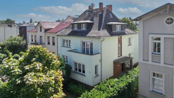 Sanierungsbedürftiges Zweifamilienhaus mit Ausbaureserve in der besten Villenlage Schönebecks, 39218 Schönebeck, Mehrfamilienhaus