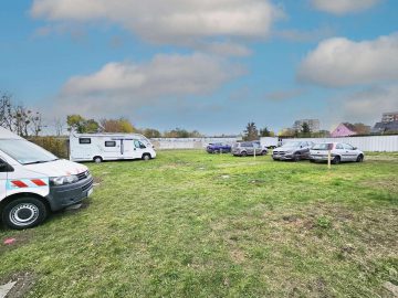 Flexible Außenstellplätze auf abgeschlossenem Hof in Schönebeck für PKW, Transporter und Wohnmobile, 39218 Schönebeck (Elbe), Grundstück