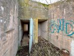 Ost Eingang - Provisionsfreier Denkmal Bunker mit Südausrichtung Erschlossen & Ideal für visionäre Gewerbeprojekte