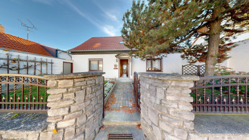 Behagliches Einfamilienhaus mit Balkon, Kamin & Nebengebäude – perfekt für ruhiges, zentrales Wohnen, 39240 Groß Rosenburg, Einfamilienhaus