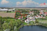 Luftbild aus Osten - Ungestörtes Leben auf idyllischem Grundstück mit Teichen & traumhaftem Einfamilienhaus bei Staßfurt