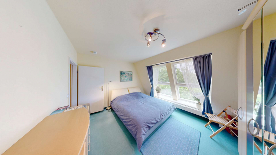Schlafzimmer 1