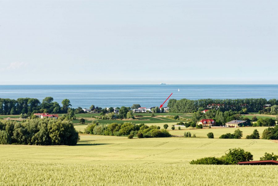 Blick vom Leuchtturm auf das Grundstueck