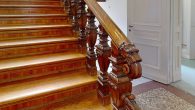 06_Geschichtstraechtige Treppe - Repräsentative Denkmalvilla inmitten Ascherslebens – Gewerbeimmobilie für anspruchsvolle Unternehmer