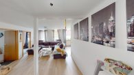 OG_links2_Wohnzimmer - Top Anlageobjekt mit starker Rendite – 9 Einheiten + Scheune, ausbaubar auf über 53.880 € p.a.