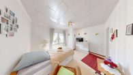 Schlafzimmer Straßenseite rechts - Sofort einziehen & wohlfühlen –> liebevoll gepflegtes Einfamilienhaus im Herzen von Burg – Magdeburg