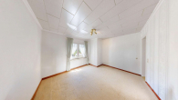 Schlafzimmer Straßenseite rechts