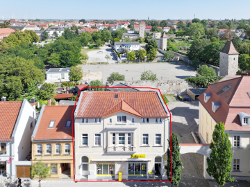 Renditestarkes Mehrfamilienhaus in Staßfurt mit Gewerbe, Hof und Garage – voll vermietet, 39418 Staßfurt, Mehrfamilienhaus