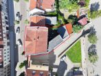 Vielseitiges Mehrfamilienhaus mit Gewerbe, Innenhof und Garage im Herzen von Staßfurt - Luftbild
