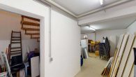 Kellerraum und Treppenaufgang - Flexible Gewerbe-/Wohneinheit mit Schaufenster & Stellplätzen – ruhig & citynah bei Berlin