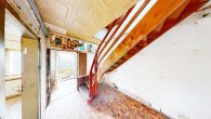 Renovierungsbedürftiges Haus: Potenzial in Biere! Südgarten, Balkon, Carport. Kreativität gefragt! - Treppenaufgang EG zum OG